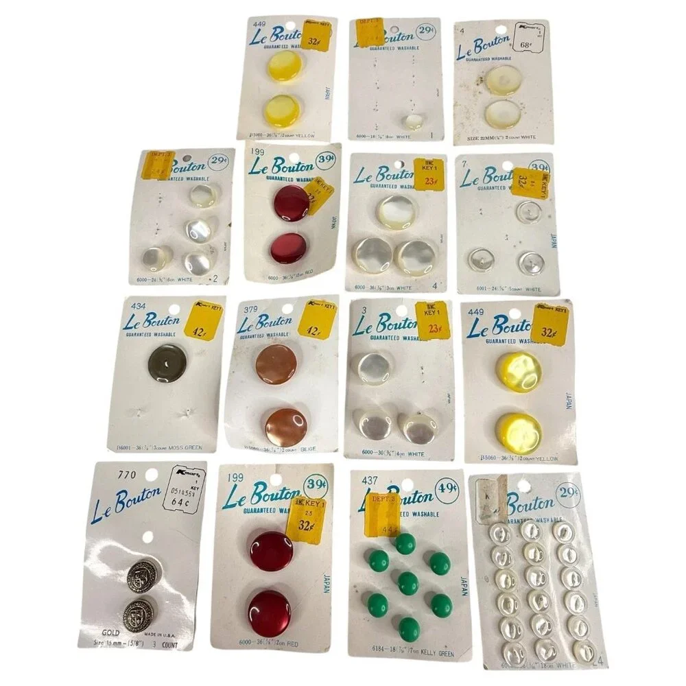 VTG Le Bouton Buttons Various Sizes & Colors 15 Cards Some Partial Some Complete